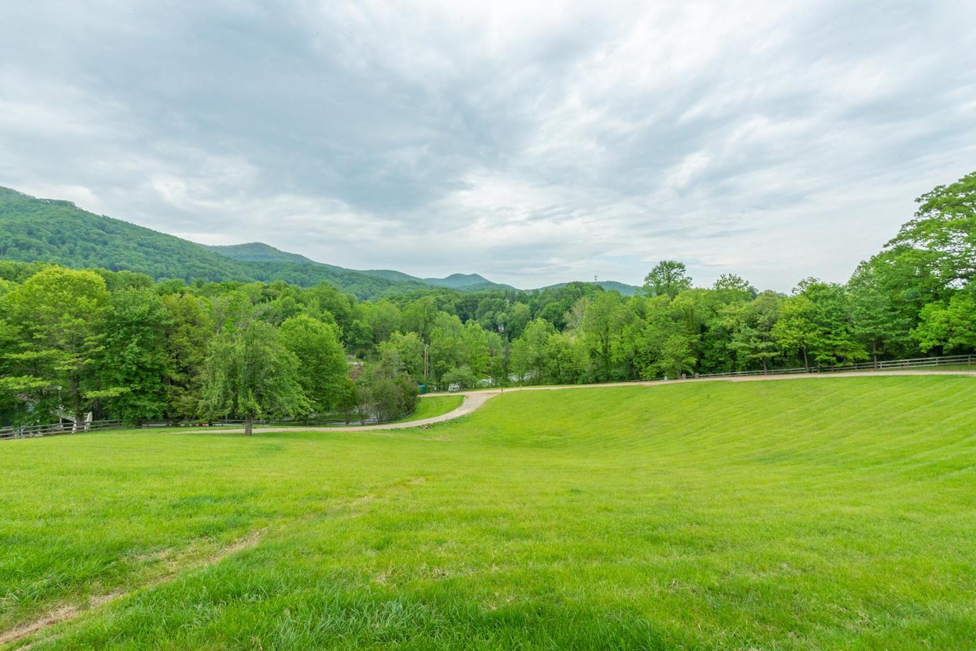 Engadine Inn And Cabins 캔들러 외부 사진